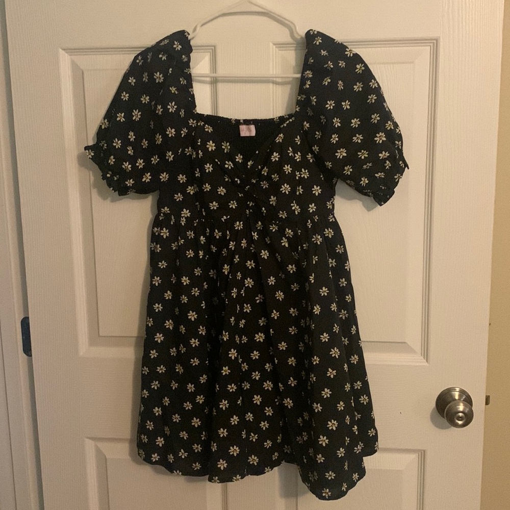 Pink Lilly spring dress- only wore once